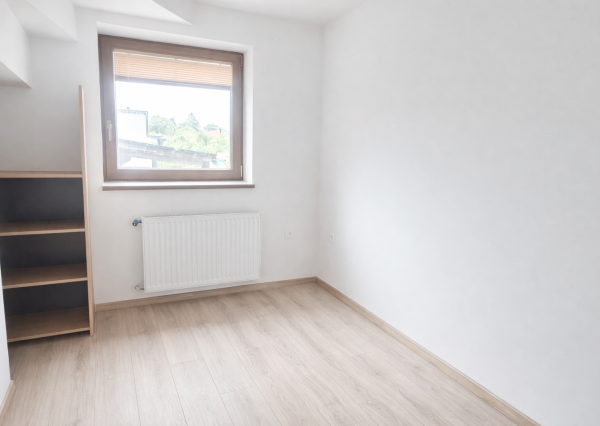 NA PREDAJ 5-iz. byt 339m² so suterénom na bývanie aj podnikanie v meste Šamorín, časť Mliečno