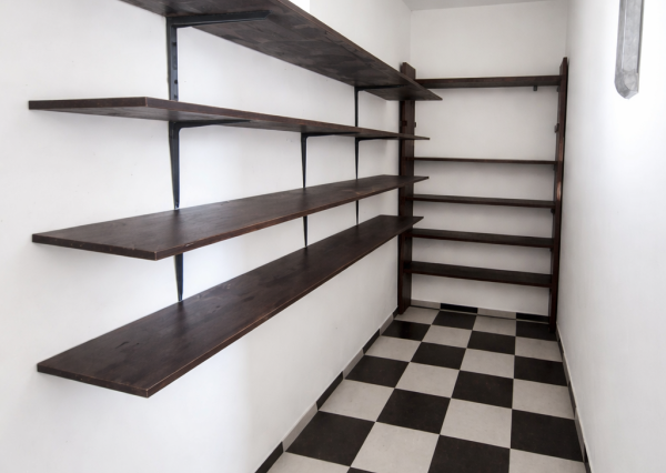 NA PREDAJ 5-iz. byt 264 m² v rodinnom dome so suterénom na bývanie aj podnikanie v meste Šamorín, časť Mliečno