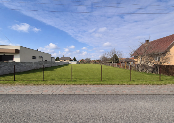 NA PREDAJ stavebný pozemok 883 m² – Dolný Bar, okres DS