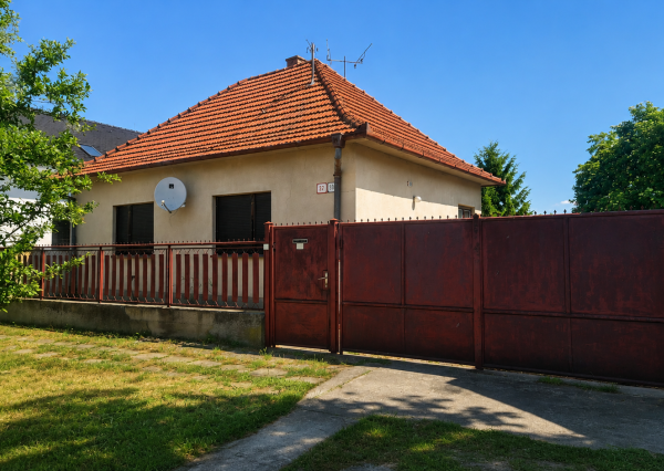 REZERVOVANÝ 3-izbový rodinný dom v pôvodnom stave – Štvrtok na Ostrove, okres Dunajská Streda