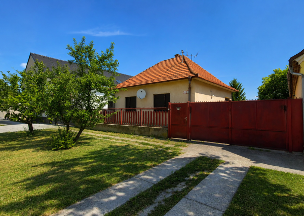 Na predaj 3-izbový rodinný dom v pôvodnom stave – Štvrtok na Ostrove, okres Dunajská Streda