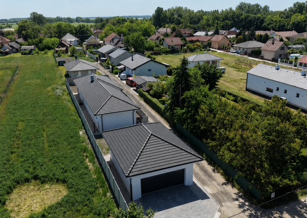 Na PREDAJ moderný 4-izbový rodinný dom s garážou a krytou terasou – novostavba Kyselica