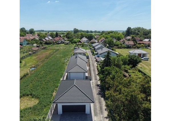 Na PREDAJ moderný 4-izbový rodinný dom s garážou a krytou terasou – novostavba Kyselica