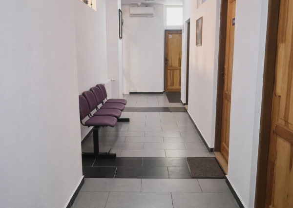 NA PRENÁJOM obchodný /kancelársky  priestor 30m2 v centre mesta Šamorín