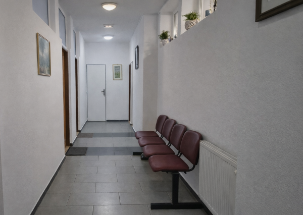 NA PRENÁJOM obchodný /kancelársky  priestor 30m2 v centre mesta Šamorín
