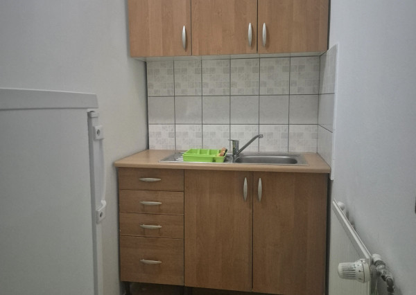 NA PRENÁJOM obchodný /kancelársky  priestor 30m2 v centre mesta Šamorín