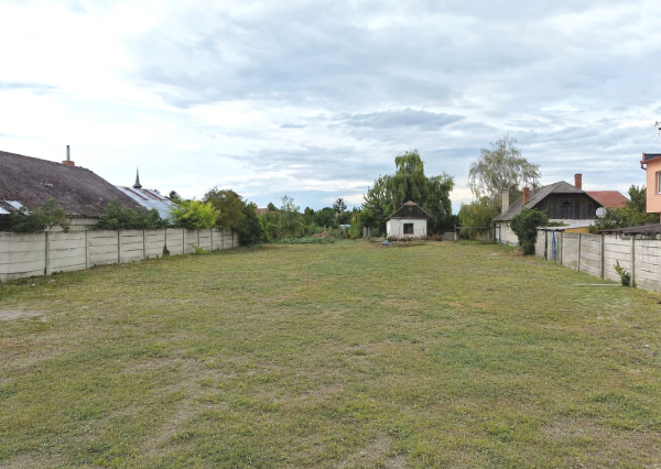 NA PREDAJ  stavebný pozemok 2164 m² - centrum mesta Veľký Meder