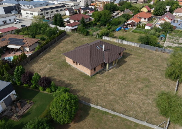 NA PREDAJ | Rozostavaný rodinný dom 266 m² | Veľký pozemok 2 961 m² | Veľký Meder, okres Dunajská Streda