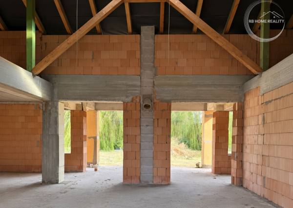 NA PREDAJ | Rozostavaný rodinný dom 266 m² | Veľký pozemok 2 961 m² | Veľký Meder, okres Dunajská Streda