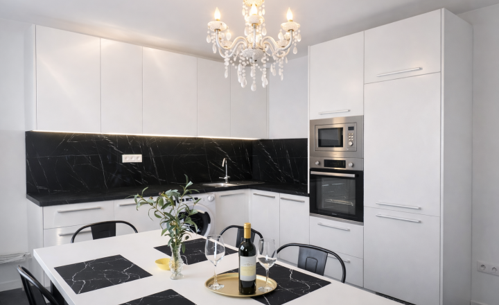 NA PREDAJ PRIESTRANNÝ 6-IZBOVÝ DOM | 195 m² | bývanie aj podnikanie | Veľké Dvorníky - fotografia 9