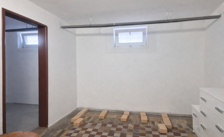 NA PREDAJ PRIESTRANNÝ 6-IZBOVÝ DOM | 195 m² | bývanie aj podnikanie | Veľké Dvorníky - fotografia 25