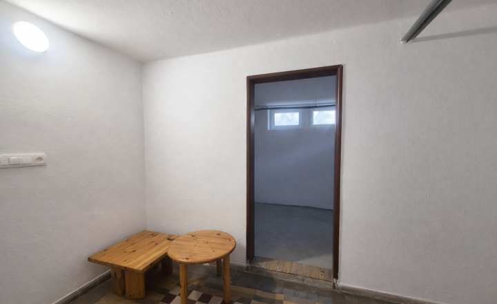NA PREDAJ PRIESTRANNÝ 6-IZBOVÝ DOM | 195 m² | bývanie aj podnikanie | Veľké Dvorníky - fotografia 26