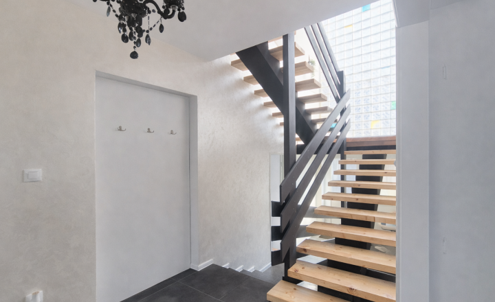 NA PREDAJ PRIESTRANNÝ 6-IZBOVÝ DOM | 195 m² | bývanie aj podnikanie | Veľké Dvorníky - fotografia 14