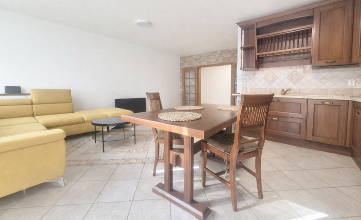 NA PREDAJ NADŠTANDARDNÝ 2-IZBOVÝ BYT 86 m² | po kompletnej rekonštrukcii | Ružinov – Trnávka - fotografia 5