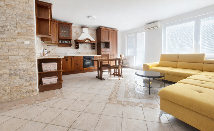 NA PREDAJ NADŠTANDARDNÝ 2-IZBOVÝ BYT 86 m² | po kompletnej rekonštrukcii | Ružinov – Trnávka - fotografia 1