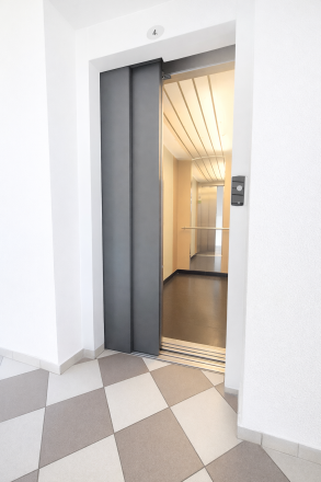 NA PREDAJ NADŠTANDARDNÝ 2-IZBOVÝ BYT 86 m² | po kompletnej rekonštrukcii | Ružinov – Trnávka - fotografia 13