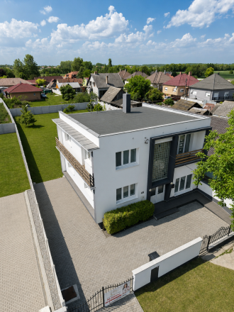 NA PREDAJ PRIESTRANNÝ 6-IZBOVÝ DOM | 195 m² | bývanie aj podnikanie | Veľké Dvorníky - fotografia 4