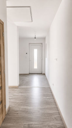 NA PREDAJ  NOVOSTAVBA | 4-izbový rodinný dom s dvojgarážou a krytou terasou | Kyselica - fotografia 14