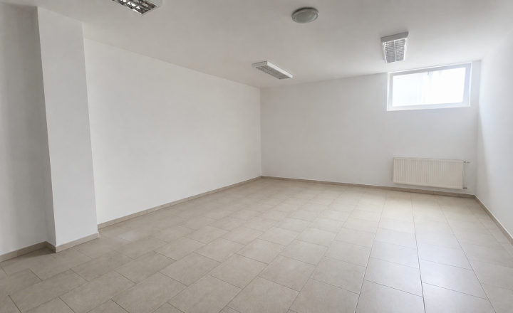 NA PRENÁJOM KANCELÁRSKY PRIESTOR 35 m² | centrum Šamorína | nájom 330 € vrátane réžií - fotografia 2