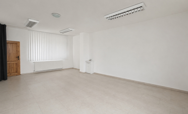 NA PRENÁJOM KANCELÁRSKY PRIESTOR 35 m² | centrum Šamorína | nájom 330 € vrátane réžií - fotografia 1