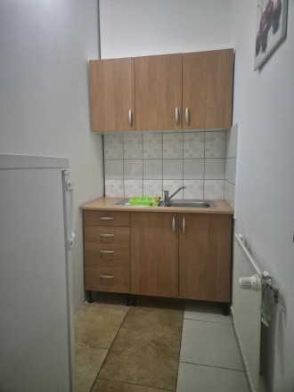 NA PRENÁJOM KANCELÁRSKY PRIESTOR 35 m² | centrum Šamorína | nájom 330 € vrátane réžií - fotografia 6